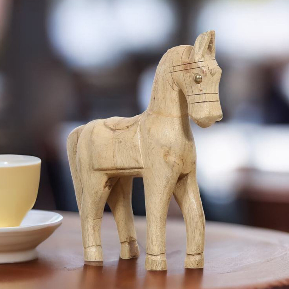 Figurina di legno a forma di animale come decorazione da tav